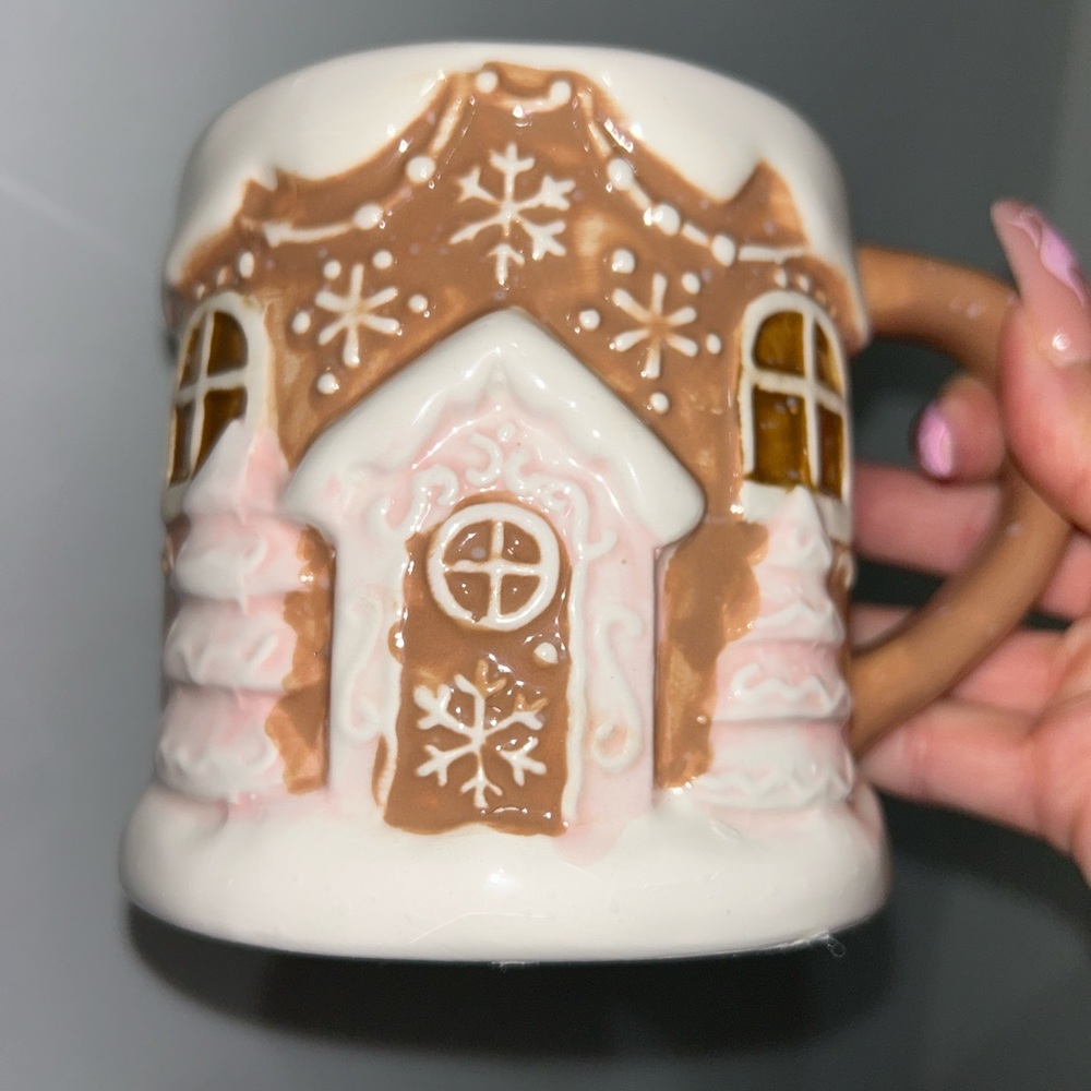 Set of gingerbread mugs